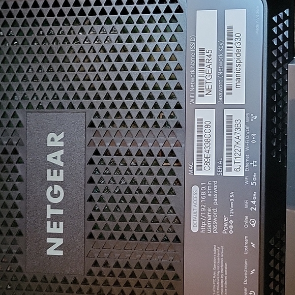 Netgear Nighthawk AC1900 WiFi Cable Modem Router - Picture 7 of 10